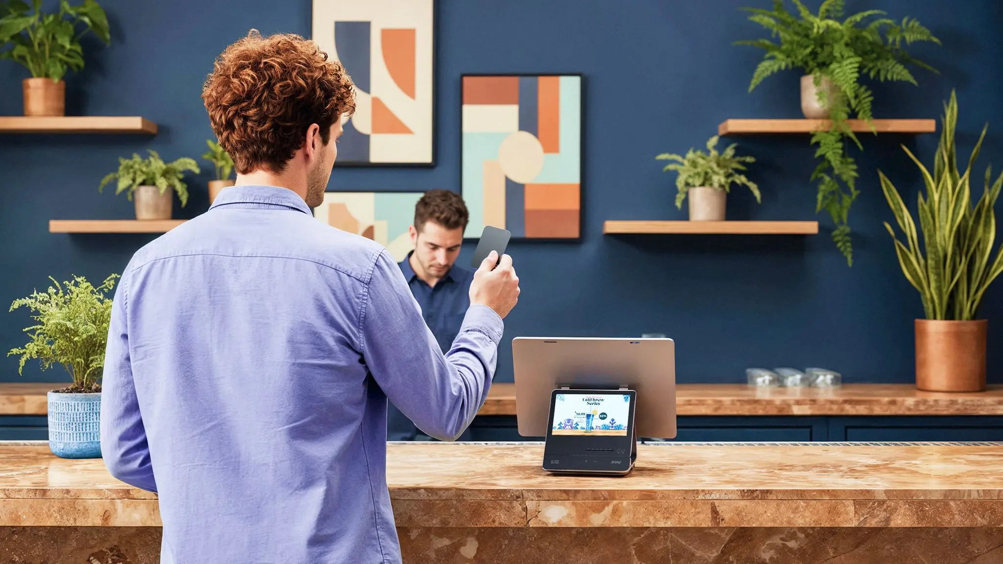 <strong>A3700</strong><br/>Ridisegnando l'eleganza